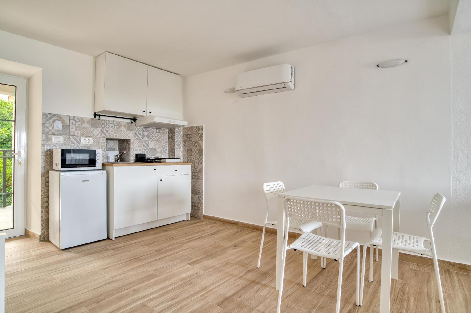 Sm Beach Residence Petrovac Екстериор снимка